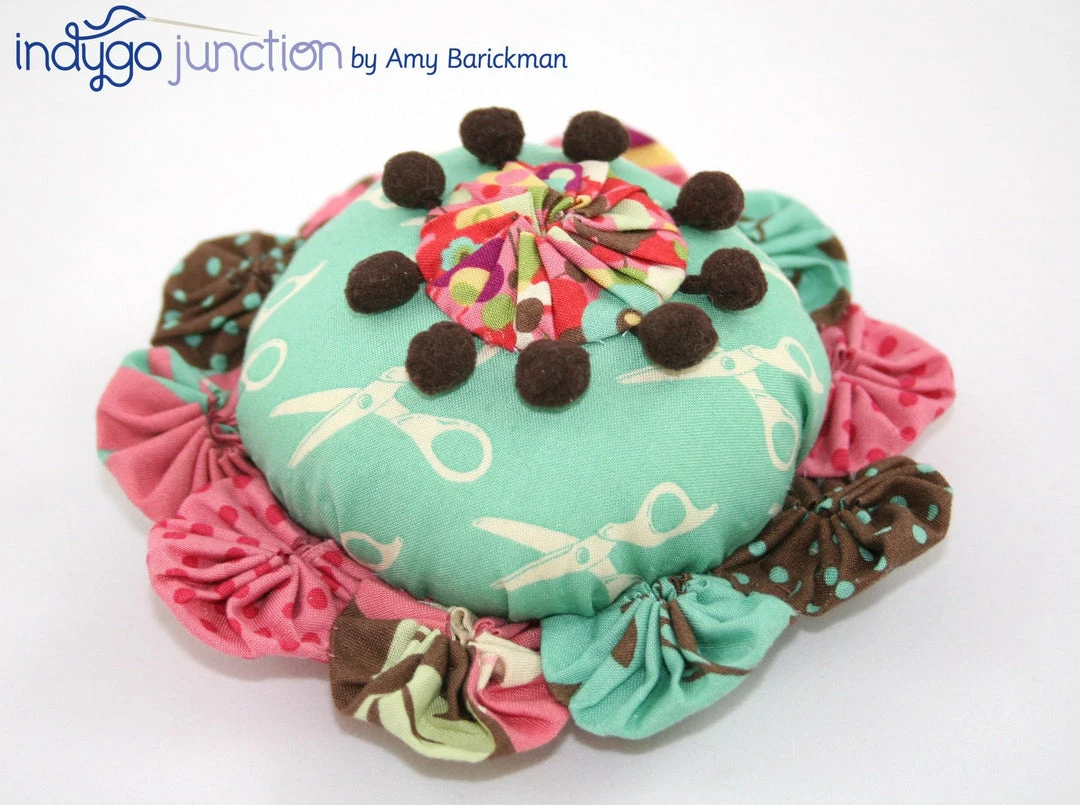 Indygo Junction Yo-Yo Pincushions Pattern Home & Storage 5 Indygo Junction Yo-Yo Pincushions Pattern Home & Storage