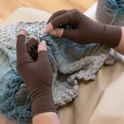 Dritz Crafters Comfort Glove Quilting Accessories